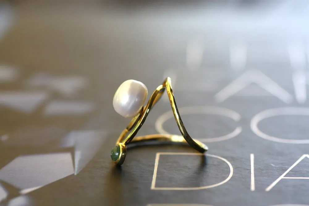 Fresh water Pearl and Tourmaline cabouchon ring