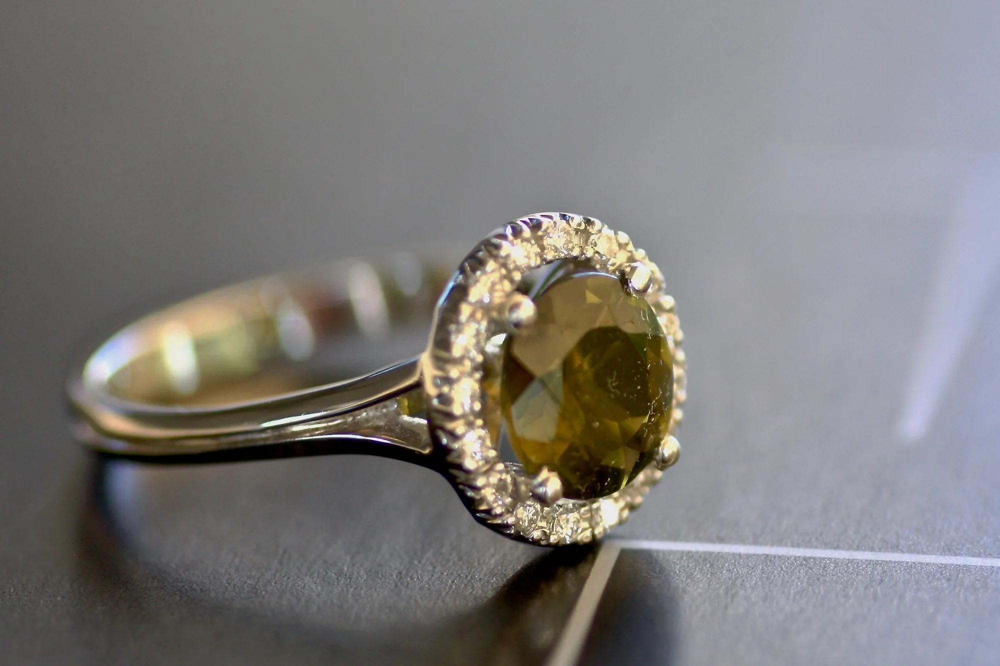 Gold K18 Tourmaline Diamond ring