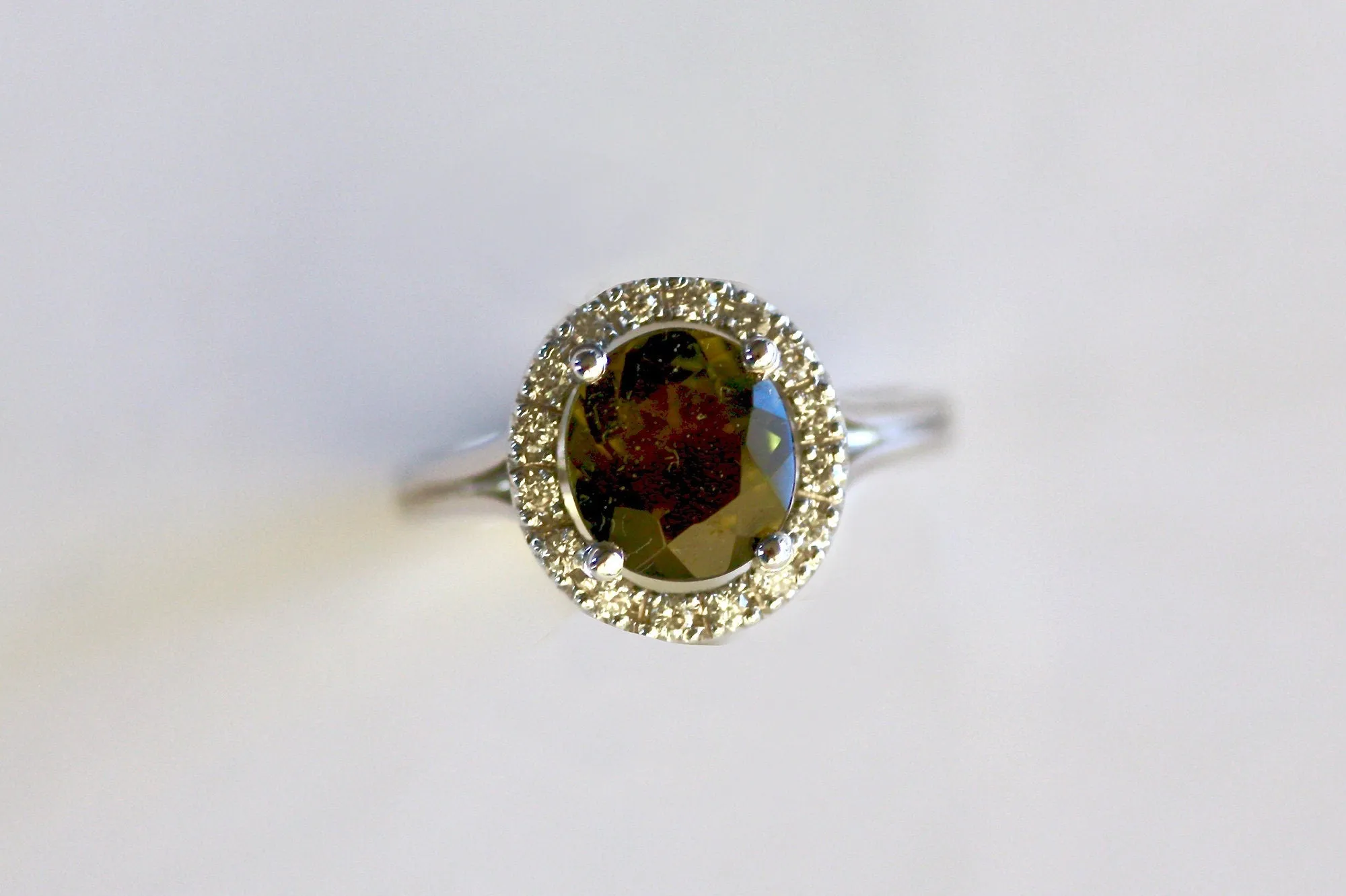 Gold K18 Tourmaline Diamond ring