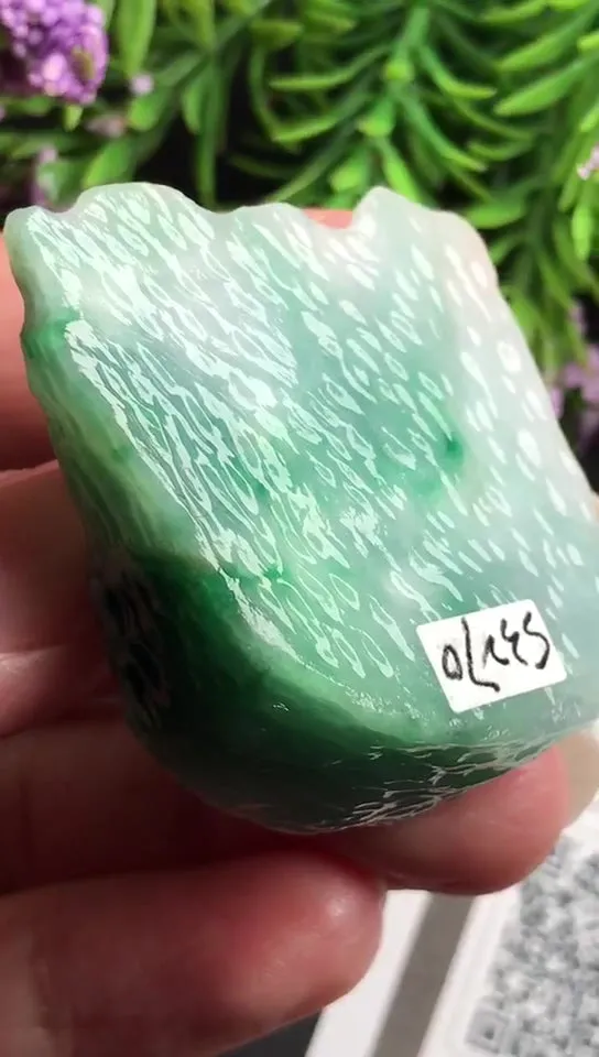 Natural Jade Rough Jadeite Raw (3.7x3.7X1.5cm)-S3270